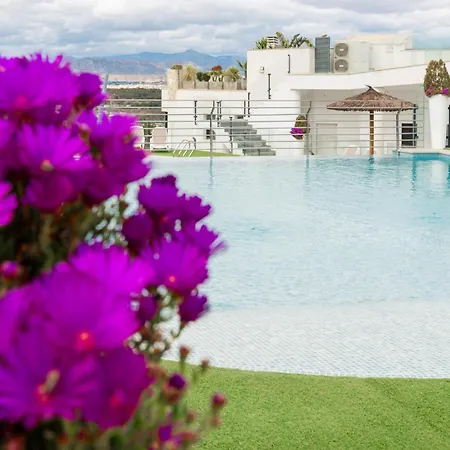 Апартаменты Cozy Sea View *